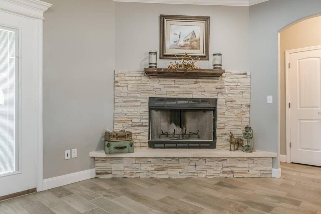 Cheerful 3 Bedroom Home, King Bed, 10 Min From Palo Duro Canyon, Fireplace, Washer Dryer Eksteriør billede