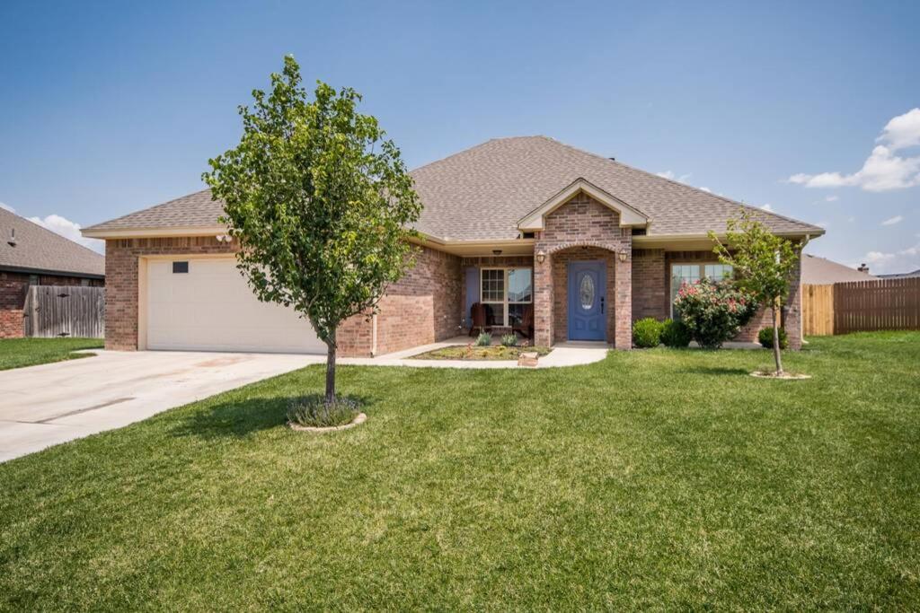 Cheerful 3 Bedroom Home, King Bed, 10 Min From Palo Duro Canyon, Fireplace, Washer Dryer Eksteriør billede