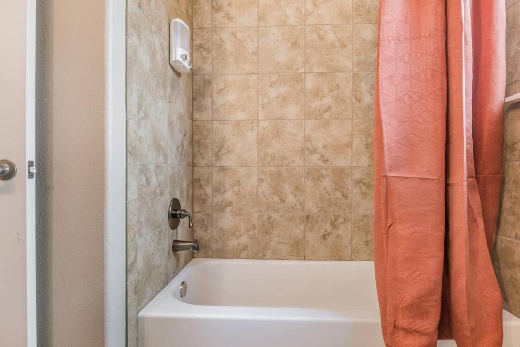 Cheerful 3 Bedroom Home, King Bed, 10 Min From Palo Duro Canyon, Fireplace, Washer Dryer Eksteriør billede