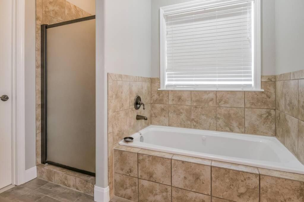 Cheerful 3 Bedroom Home, King Bed, 10 Min From Palo Duro Canyon, Fireplace, Washer Dryer Eksteriør billede