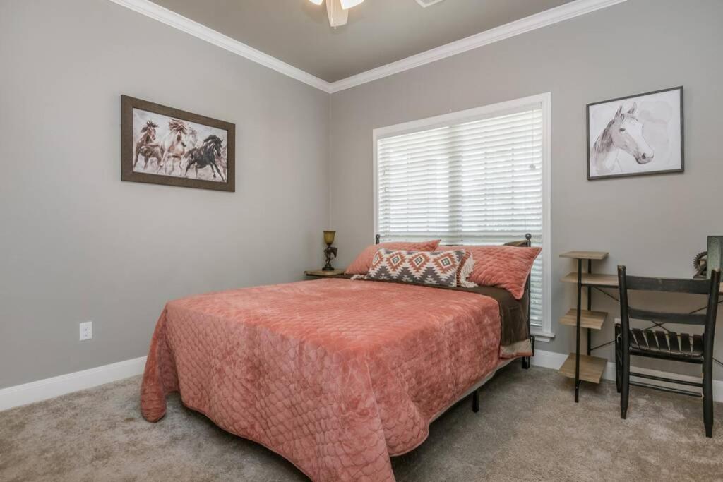 Cheerful 3 Bedroom Home, King Bed, 10 Min From Palo Duro Canyon, Fireplace, Washer Dryer Eksteriør billede